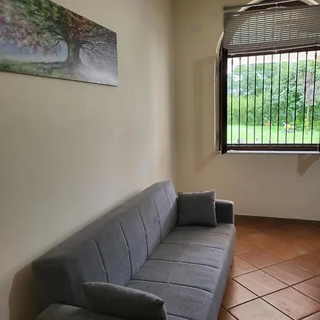 La Casa Di Ilenia E Alessia Apartment *